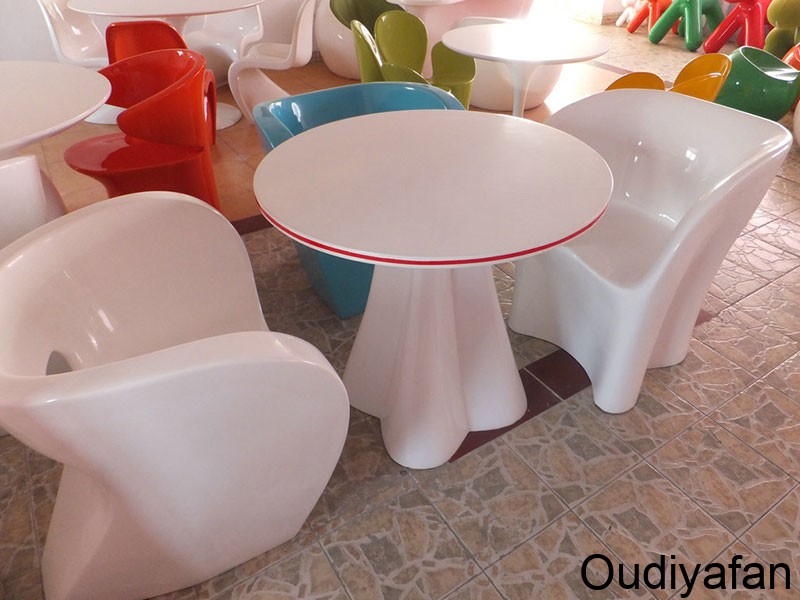 定制玻璃鋼家具價格高，看完制作流程你還會這么覺得嗎?