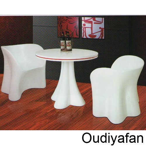 玻璃鋼家具有什么優(yōu)點，可以用在家里面嗎?