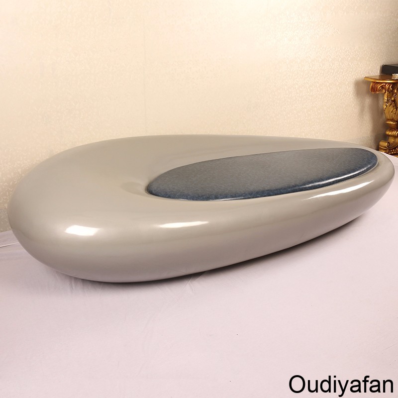 玻璃鋼水滴軟包休閑座椅，商場(chǎng)的最愛!