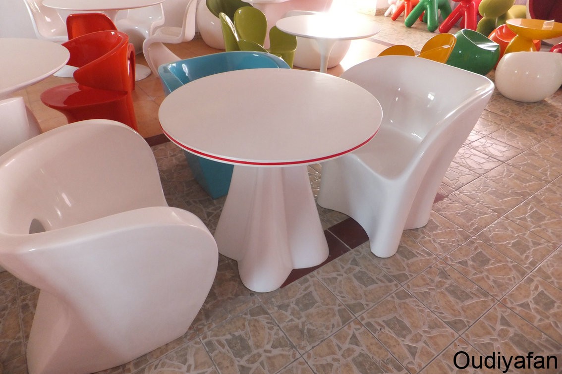 玻璃鋼家具有什么優(yōu)點，可以用在家里面嗎?