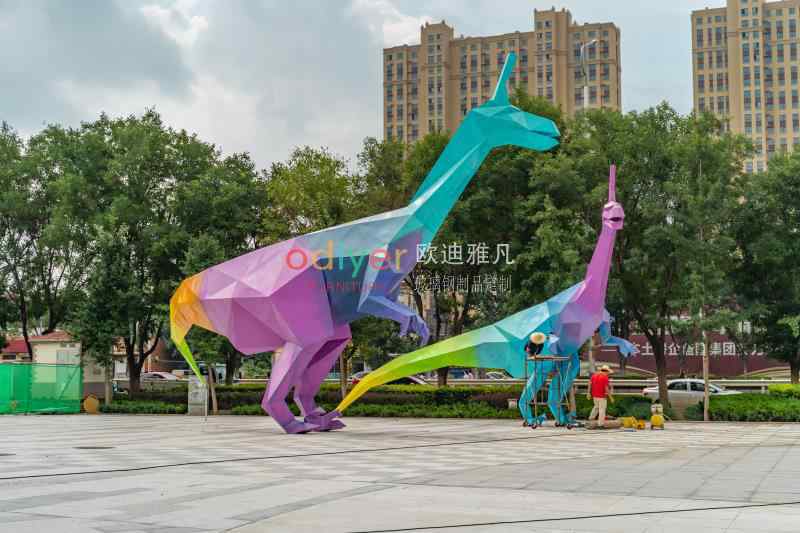 山東萊陽恐龍不銹鋼雕塑定制案例