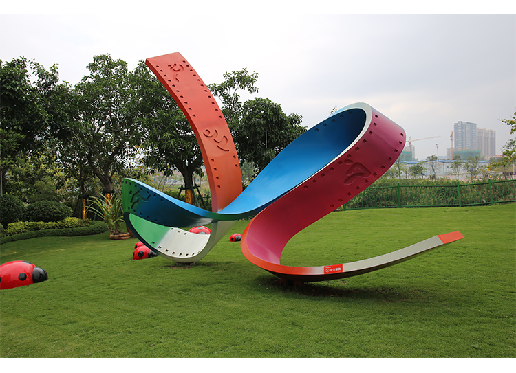 大型造型玻璃鋼雕塑景觀藝術(shù)廣場擺件