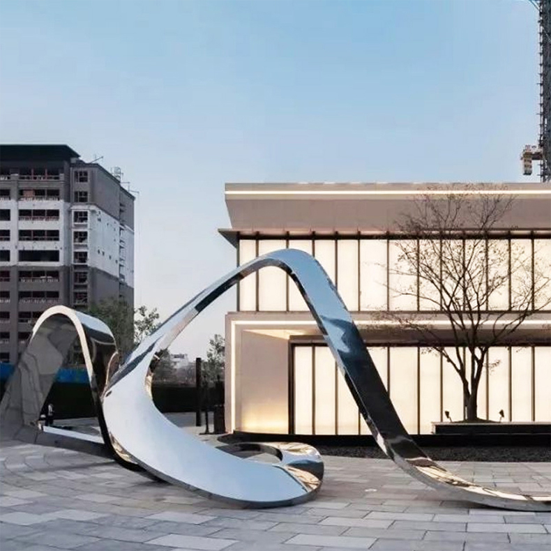 流線不銹鋼景觀雕塑藝術(shù)創(chuàng)意異形擺件