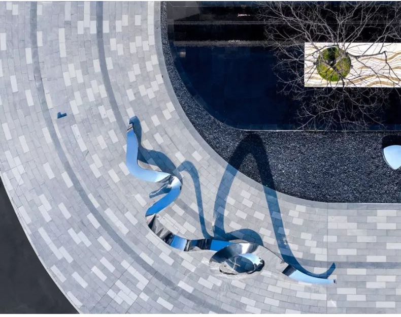 流線不銹鋼景觀雕塑藝術(shù)創(chuàng)意異形擺件