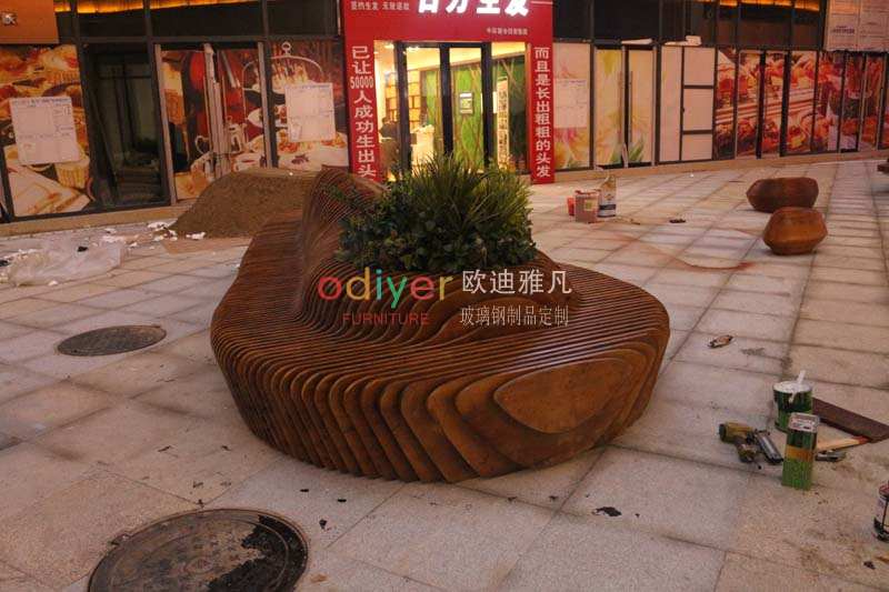 景觀坐凳，戶外木質(zhì)切片坐凳現(xiàn)場(chǎng)施工完成!