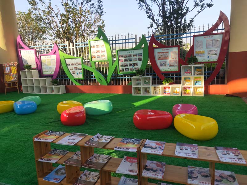 佛山樂瑞幼兒園玻璃鋼鵝卵石坐凳!