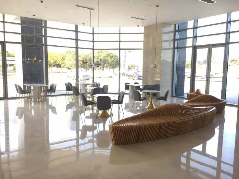 江蘇連云港咖啡店木質(zhì)切面坐凳