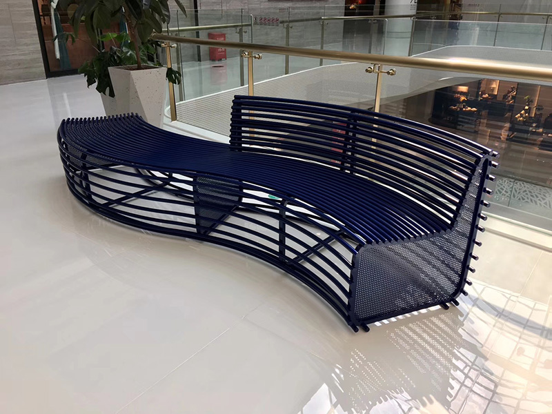 不銹鋼鏤空靠背異形創(chuàng)意景觀坐凳