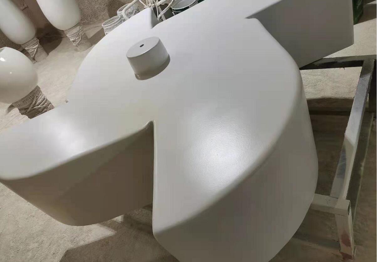 設計專利款異形風車玻璃鋼坐凳制作完成了