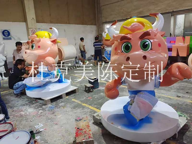 玻璃鋼牛雕塑卡通公仔美陳擺件 玻璃鋼牛雕塑卡通公仔美陳擺件