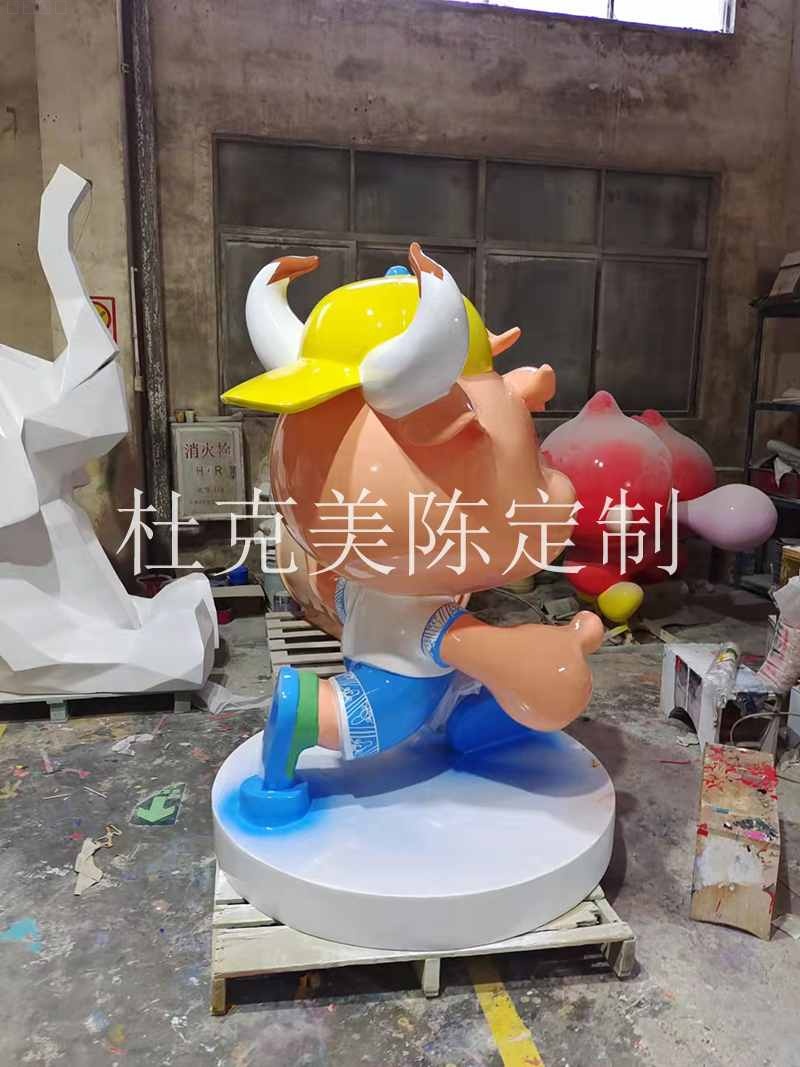 玻璃鋼牛雕塑卡通公仔美陳擺件 玻璃鋼牛雕塑卡通公仔美陳擺件