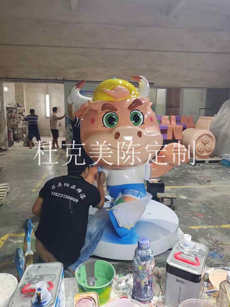 玻璃鋼牛雕塑卡通公仔美陳擺件 玻璃鋼牛雕塑卡通公仔美陳擺件