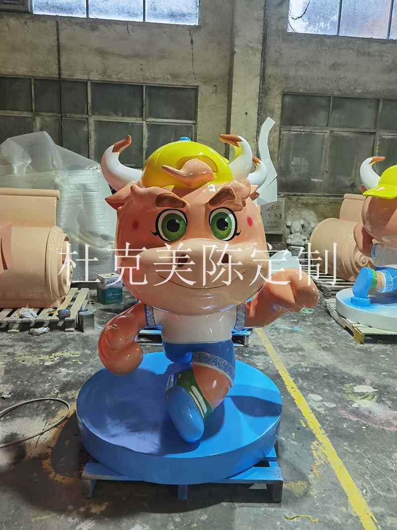 玻璃鋼牛雕塑卡通公仔美陳擺件 玻璃鋼牛雕塑卡通公仔美陳擺件