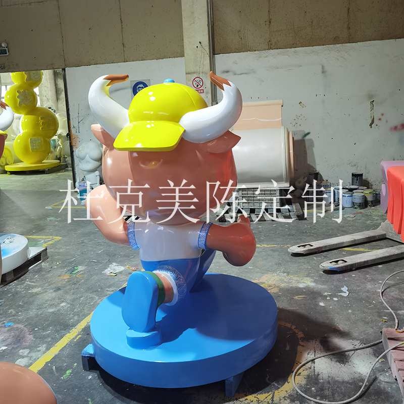 玻璃鋼牛雕塑卡通公仔美陳擺件 玻璃鋼牛雕塑卡通公仔美陳擺件