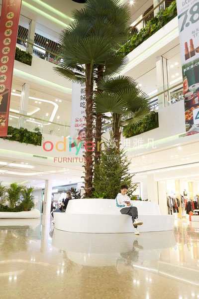 貴陽印象城美陳，玻璃鋼雕塑、花盆、休閑椅打造!