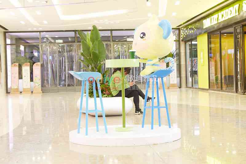 貴陽印象城美陳，玻璃鋼雕塑、花盆、休閑椅打造!