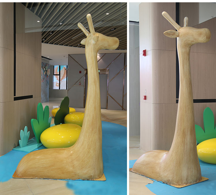 長頸鹿玻璃鋼雕塑室外動物園林景觀雕塑