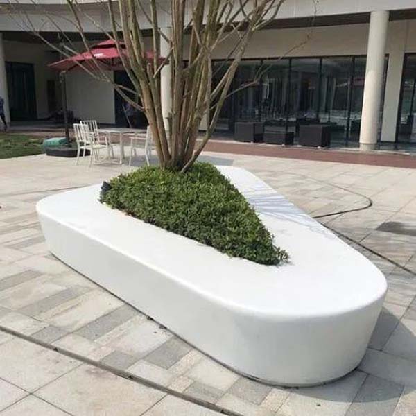 戶外公園廣場適合擺放什么樣的玻璃鋼樹池坐凳?