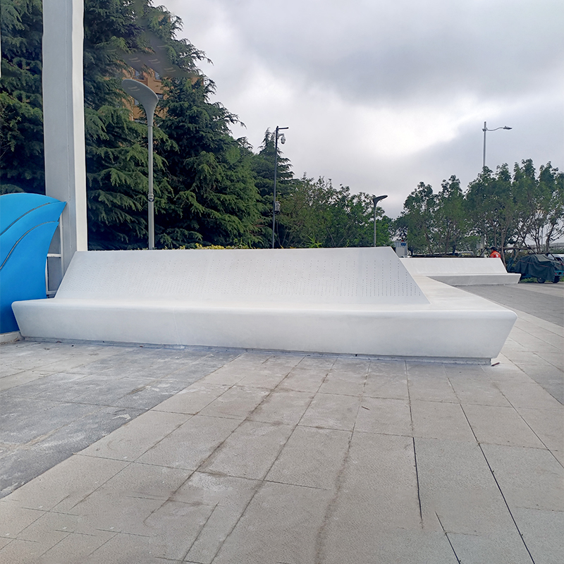 樹池坐凳選擇什么材質(zhì)的比較好，有什么優(yōu)勢?