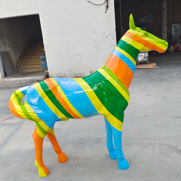 彩繪馬玻璃鋼雕塑動(dòng)物景觀雕塑