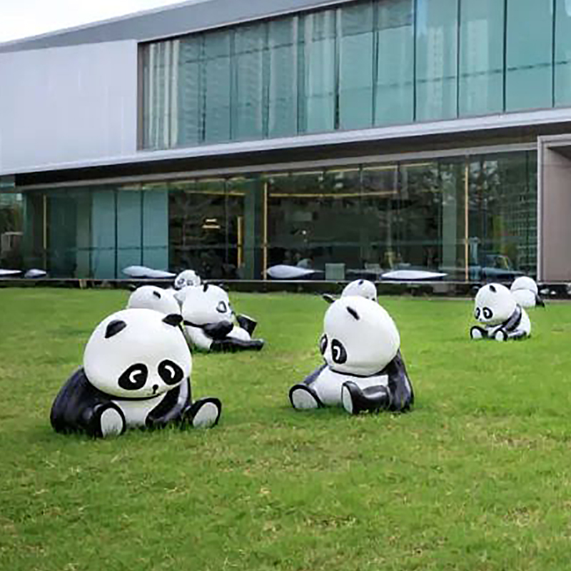 玻璃鋼熊貓雕塑，國(guó)寶雕塑真是受歡迎!