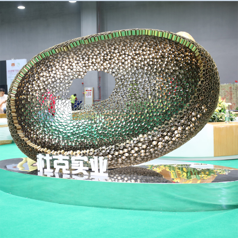 引人注目的商業(yè)街雕塑小品有哪些?