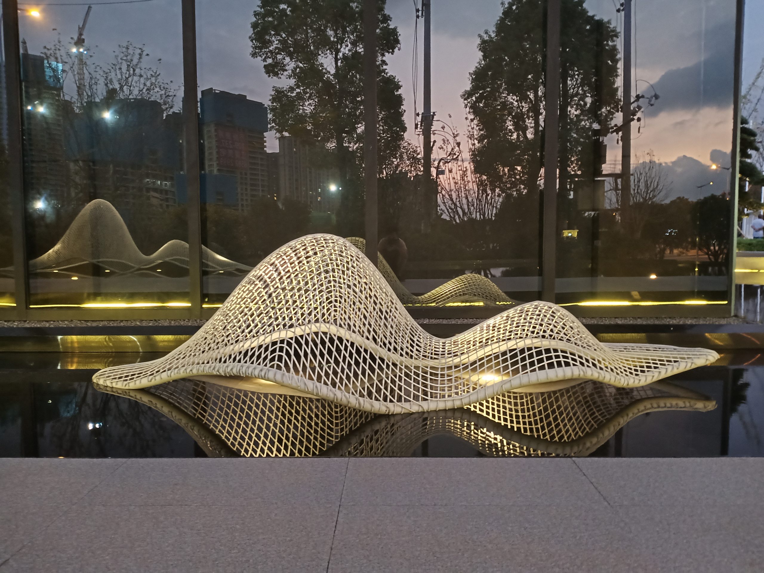 房地產(chǎn)售樓處適合擺放的脛骨雕塑小品!