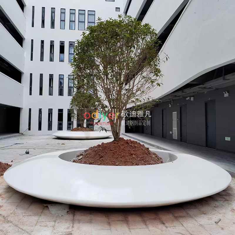 廣東海洋大學(xué)玻璃鋼樹池花壇坐凳定制案例 廣東海洋大學(xué)玻璃鋼樹池花壇坐凳定制案例