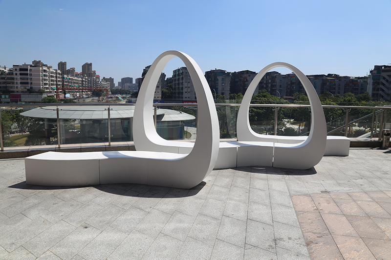 廣東汕頭大廈玻璃鋼異形坐凳案例