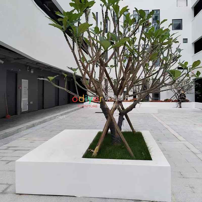 廣東海洋大學(xué)玻璃鋼樹池花壇坐凳定制案例 廣東海洋大學(xué)玻璃鋼樹池花壇坐凳定制案例